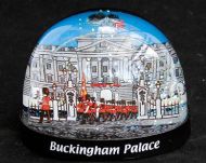 Buckingham Palace plastic snowglobe